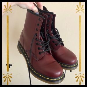 🍒 Dr. Martens Smooth Cherry Red 1460